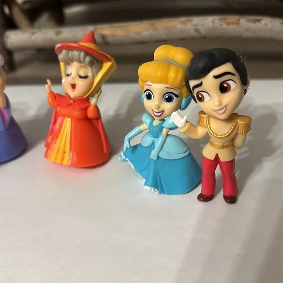 DISNEY PRINCESS COMIC PVC FIGURES PRE OWNED NO STANDS - Picture 2 of 10
